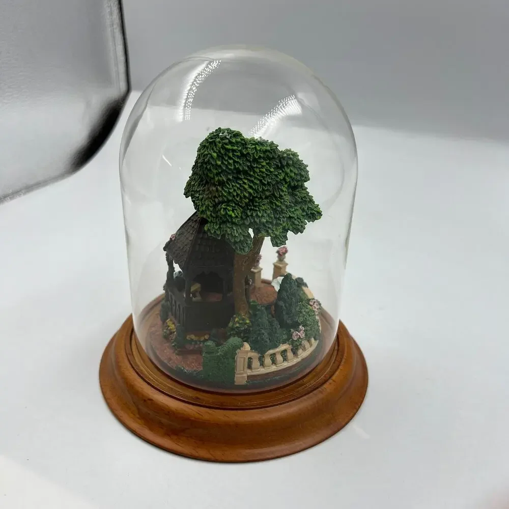 Vintage 1988 Franklin Mint Princess Victoria's Dream Garden by Barry Shiraishi‎